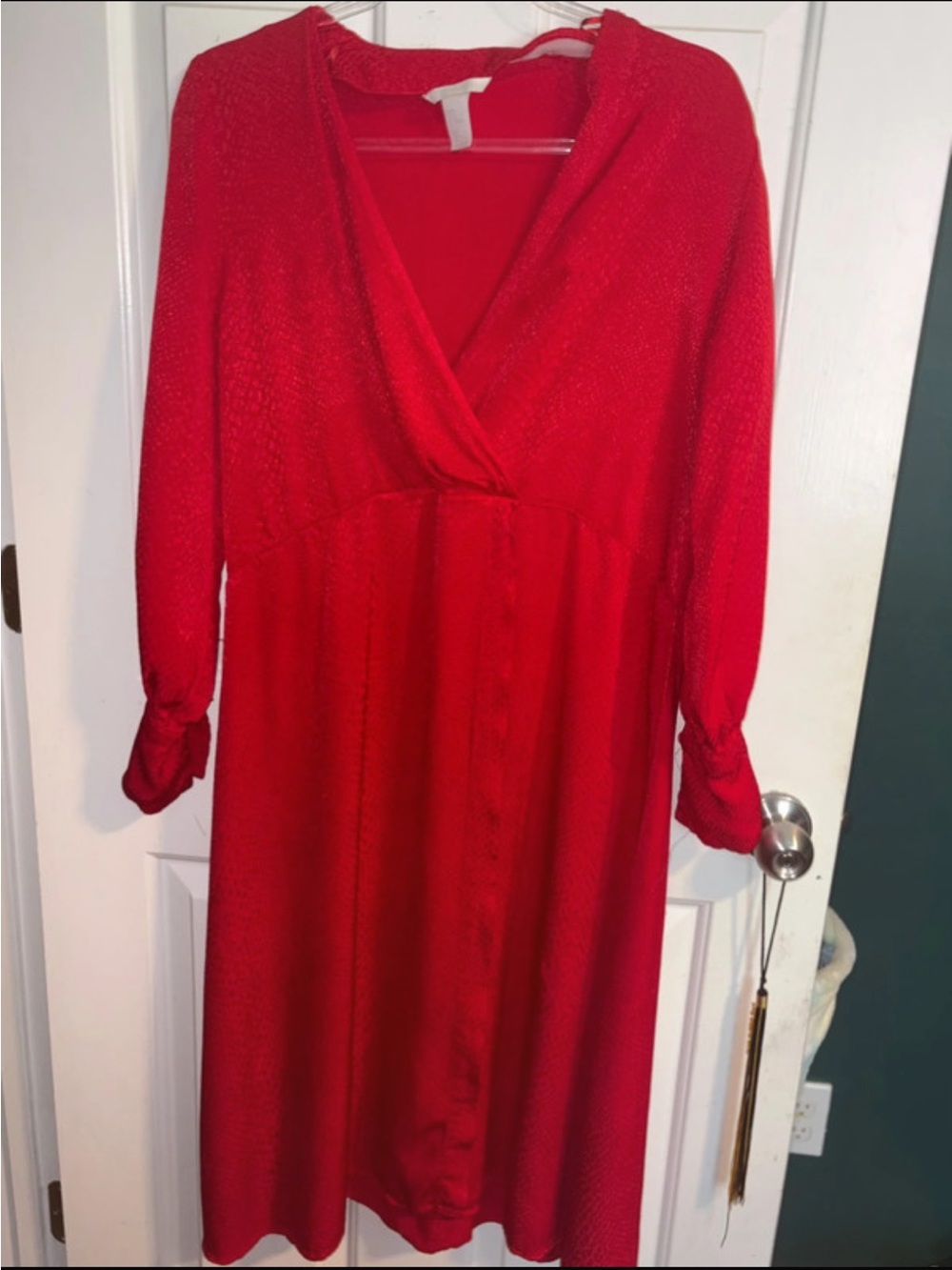 H&M Red Long Sleeve V-Neck Midi Dress